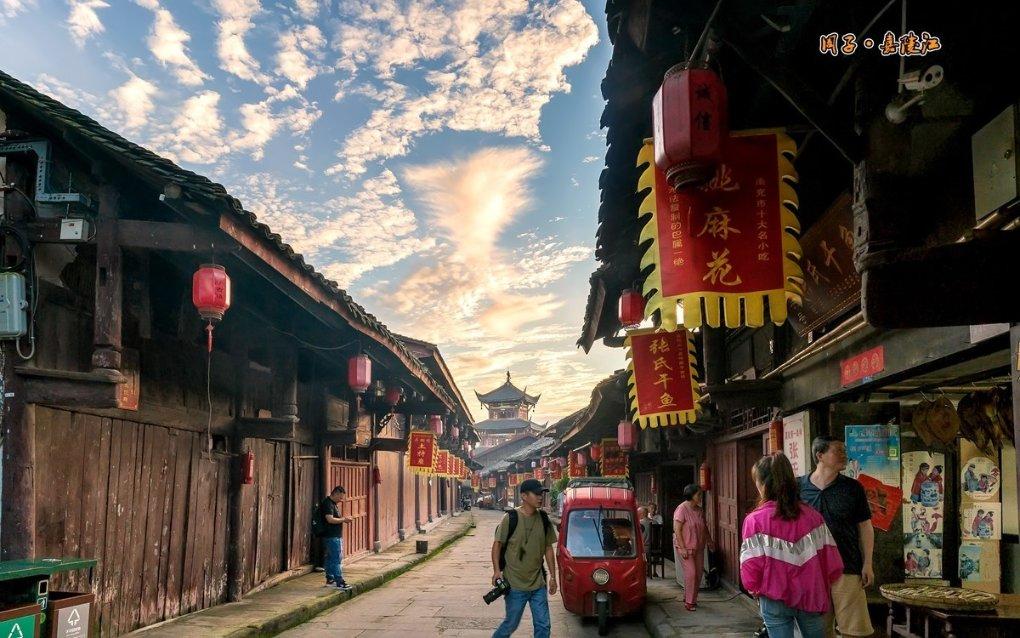 陈学冬说你看我这样子像顶流吗，他这是在自嘲吗？游戏画面